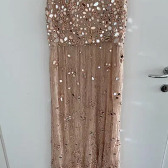 Alice + Olivia hand embelished light pink gown - Picture 2 of 5